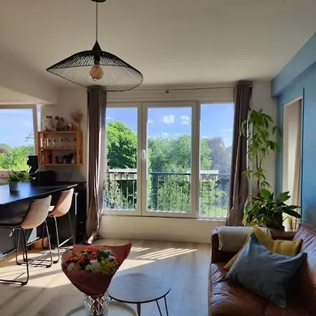 En Apartament *